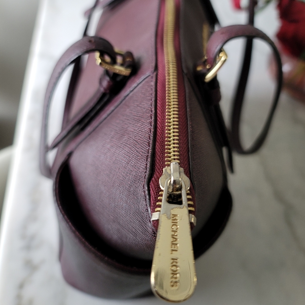 Michael Kors burgundy purse - Picture 4 of 7